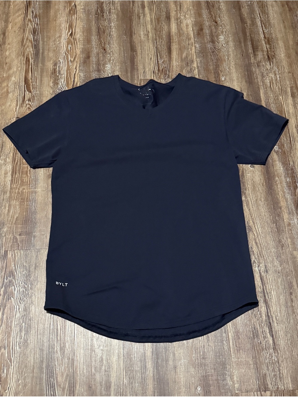 Bylt Drop Cut V Neck Lux Shirt Men's Large Dark Navy Athletic Stretchy Fit